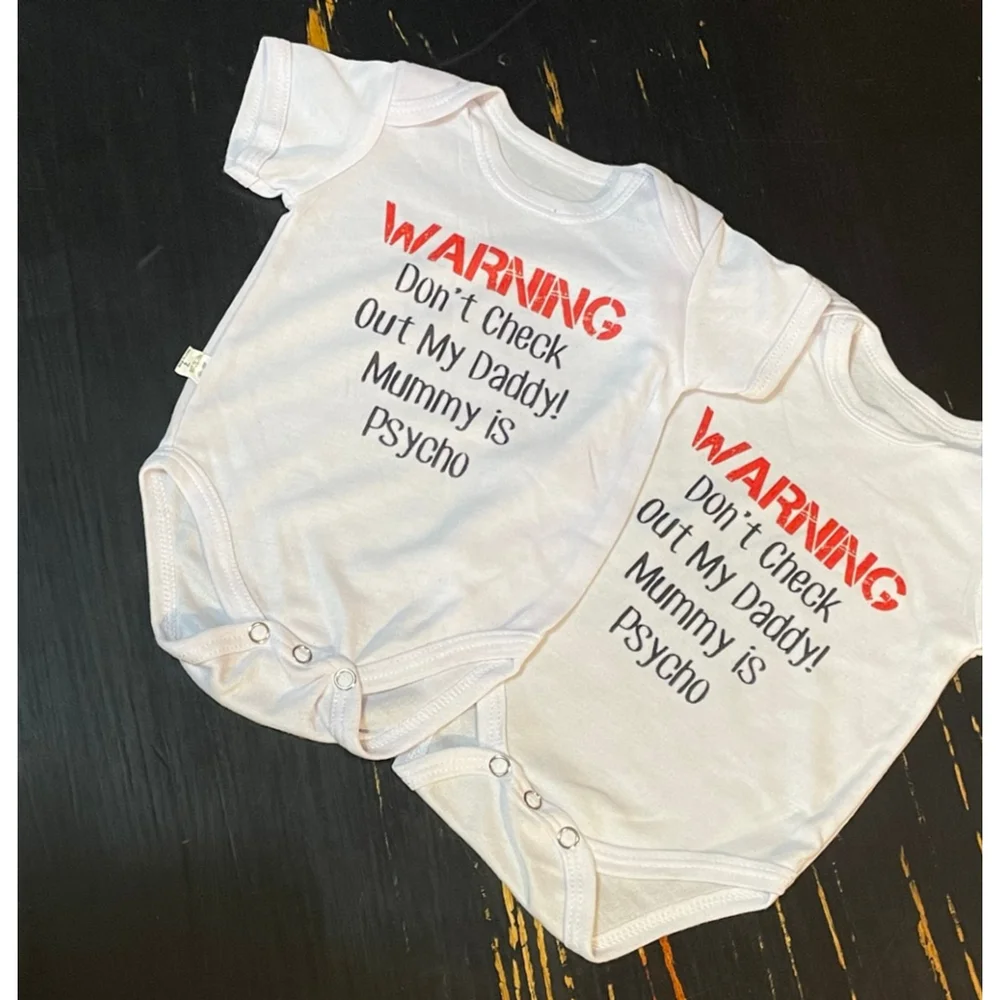 Unbranded “mummy’s psycho” Bodysuit 0-3m funny saying twins